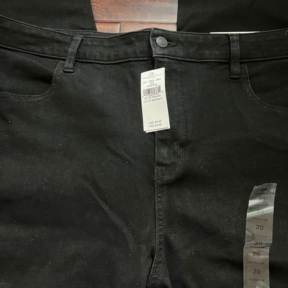 American Eagle Hi-Rise Jegging. NWT - Picture 2 of 2